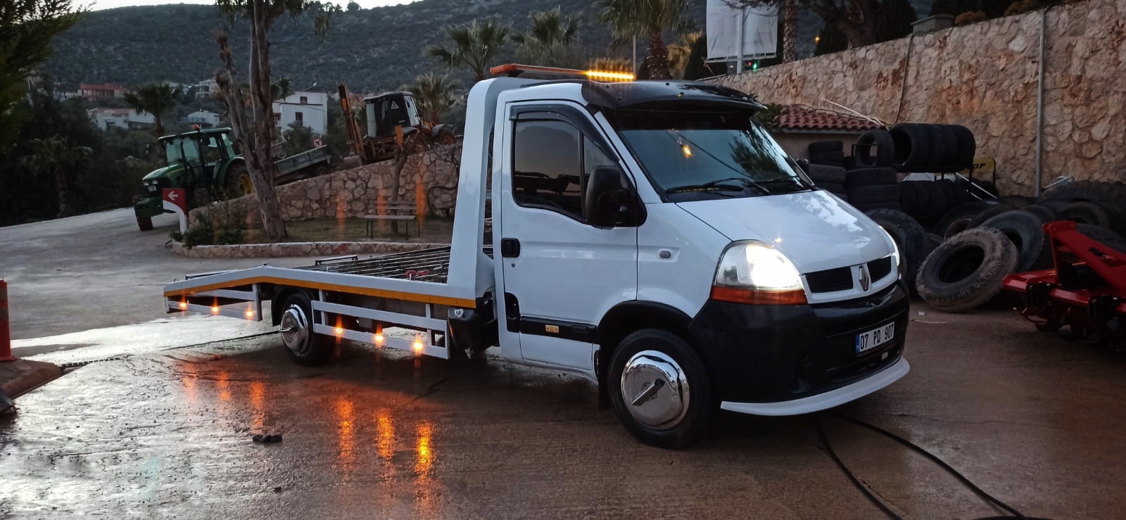 Muğla’da Araç Suya Saplandığında Kurtarma Hizmeti